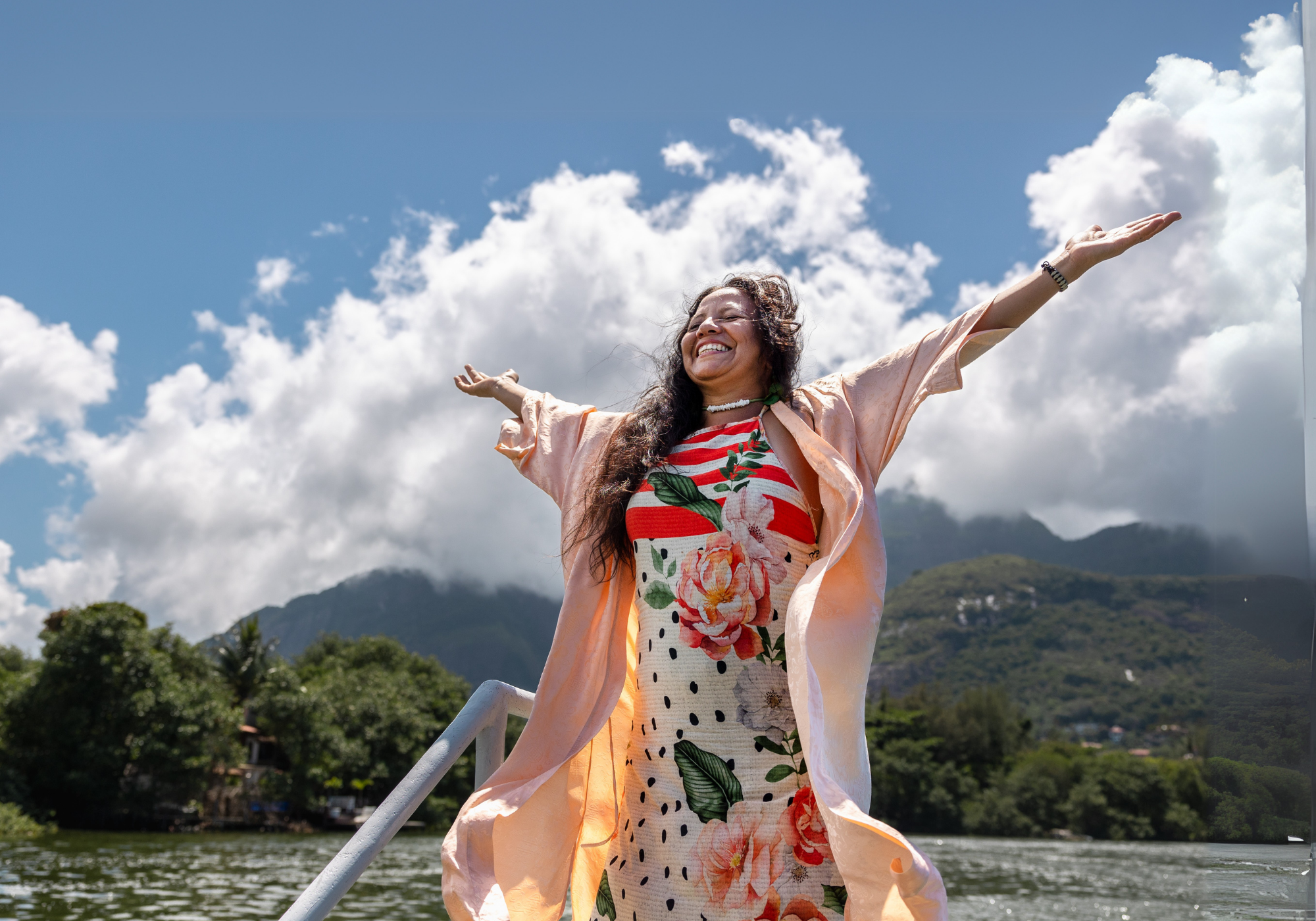 Herbal teas alcohol free tincture natural organic get green human health